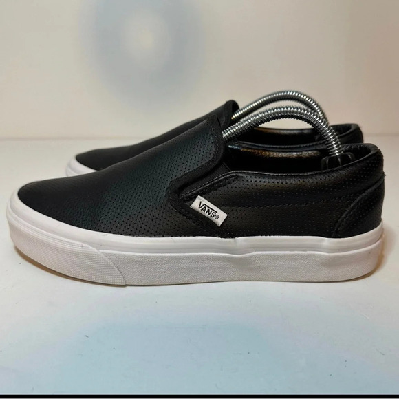 Vans classic slipon Perf leather shoe black size women’s 7 perforated 216 Box 25 - Picture 2 of 10
